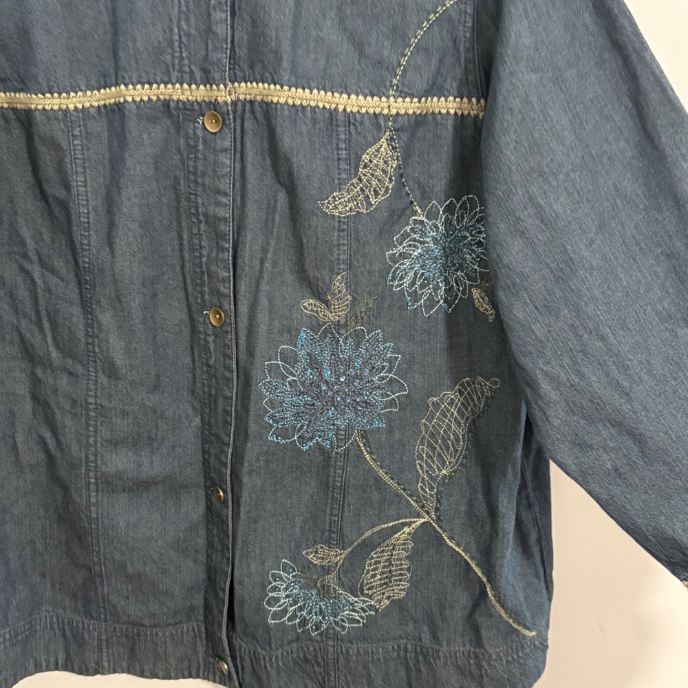Vintage Denim Jacket Womens 1X Blue Floral Embroidered Button Front Boho Y2K - Picture 3 of 8
